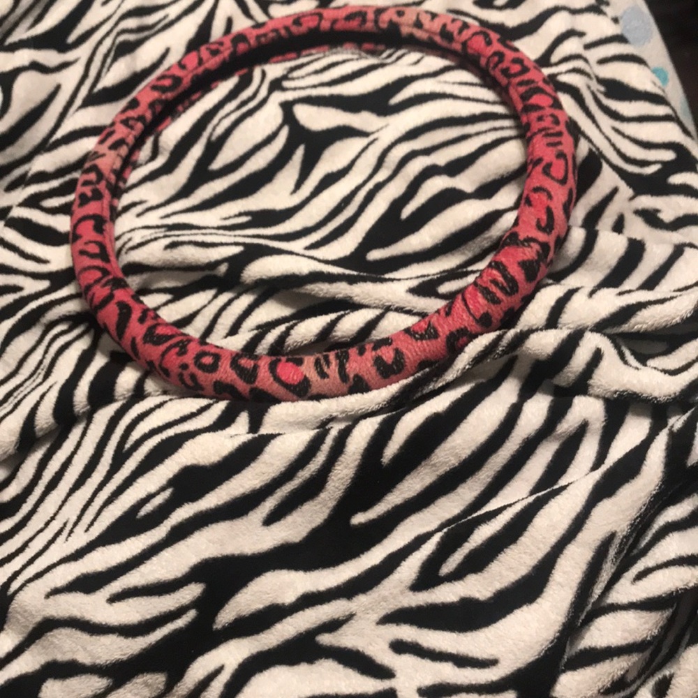 Steering wheel cover